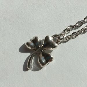 3 leaf clover charm necklace 9 inches
